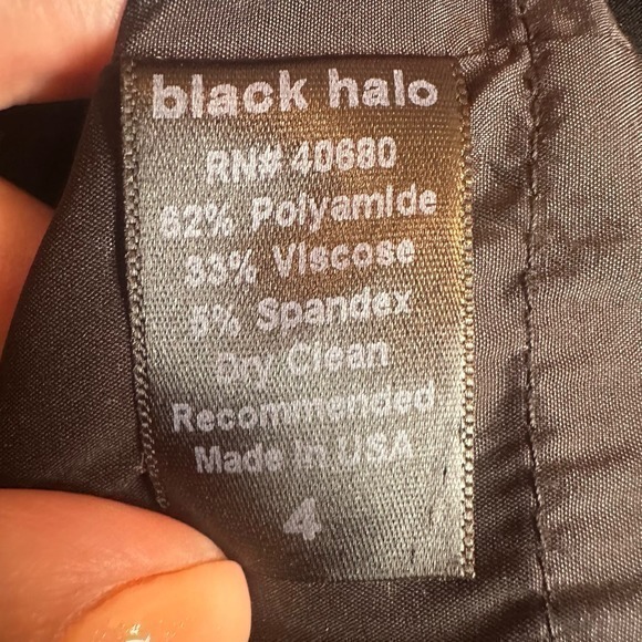 Black Halo Pleated V-Neck Sheath in Black Size‎ 4 - Picture 6 of 7